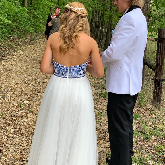 Sherri Hill Prom Dress - Picture 2 of 8